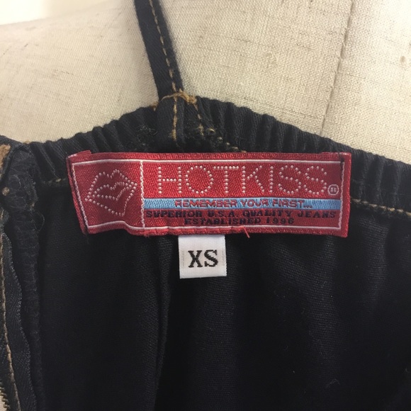 Hot Kiss - Picture 6 of 8